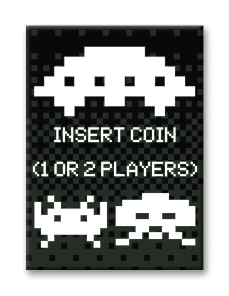 Figurine space invaders insert coin flat magnet